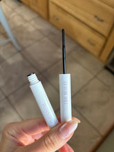 Load image into Gallery viewer, LuxeFade Lash Remover
