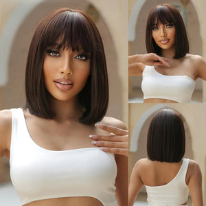 Short hair synthetic wig with side parting, locks around the collarbone, hair made of high-temperature fibers, full head cover.