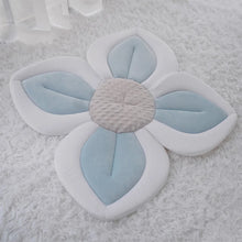 Load image into Gallery viewer, Newborn Baby Bath Pad Bathtub Safety Petal Pads Mat Baby Things Plush Sponge Shower Products Bathing Items Babies Care Tools
