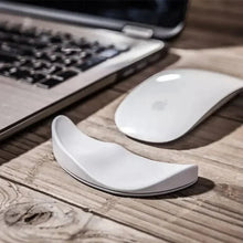 Load image into Gallery viewer, Ergonomic Gel Mouse Pad - Wrist Support &amp; Non-Slip Design
