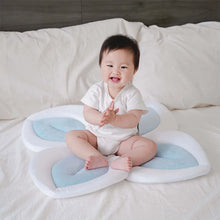Load image into Gallery viewer, Newborn Baby Bath Pad Bathtub Safety Petal Pads Mat Baby Things Plush Sponge Shower Products Bathing Items Babies Care Tools
