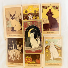 Load image into Gallery viewer, El Tarot de los Gatos – 78-Card Spanish Divination &amp; Board Game Deck
