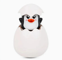 Load image into Gallery viewer, Baby Bathing Toy Duck Penguin Water Sprinkler
