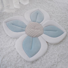Load image into Gallery viewer, Newborn Baby Bath Pad Bathtub Safety Petal Pads Mat Baby Things Plush Sponge Shower Products Bathing Items Babies Care Tools
