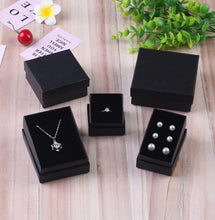 Load image into Gallery viewer, Luxury Jewelry Gift Box Set – White &amp; Dark Green Case
