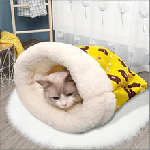 Load image into Gallery viewer, Autumn Winter Cat Kennel – Closed Cozy Sleeping Bag for Cats
