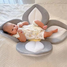 Load image into Gallery viewer, Newborn Baby Bath Pad Bathtub Safety Petal Pads Mat Baby Things Plush Sponge Shower Products Bathing Items Babies Care Tools
