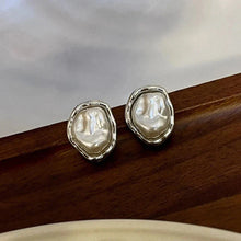 Load image into Gallery viewer, Vintage Circle Drop Earrings – Baroque Pearl Gold Earclips for Women
