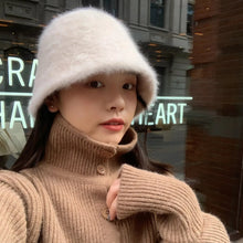 Load image into Gallery viewer, Plush fisherman hat autumn and winter basin hat round head plush high-end feeling face white bucket hat for ladies
