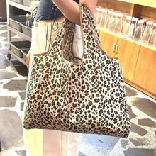 Load image into Gallery viewer, Large Capacity Leopard Print Hand Shopping Bag Women's Daily Folding Handbag
