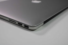 Load image into Gallery viewer, Apple MacBook Pro 15-inch 2013 2.8GHz Core i7 16GB RAM Dual GPU (Wear &amp; Tear Special)

