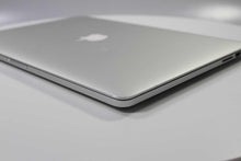 Load image into Gallery viewer, Apple MacBook Pro 15-inch 2014 2.8GHz Core i7 15" 16GB RAM Integrated Graphics (Wear &amp; Tear Special)

