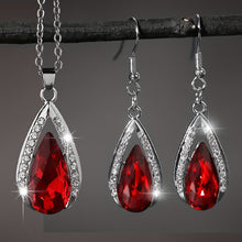 Load image into Gallery viewer, A Stylish And Exquisite Set of Black And Red Teardrop Glass Pendant Earrings And Necklace, Perfect for Valentine'S Day, Anniversaries, Birthdays, Parties, Weddings, And As Jewelry Gifts.
