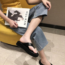 Load image into Gallery viewer, Black White Thick Bottom Flip Flops Women Famous Design Clip Toe Slippers Platform Slides Beach Comfort Thong Style Flip Flops Sandals For Women With Arch Support For Comfortable Walk
