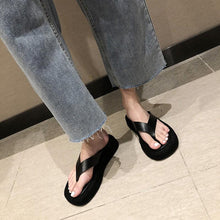 Load image into Gallery viewer, Black White Thick Bottom Flip Flops Women Famous Design Clip Toe Slippers Platform Slides Beach Comfort Thong Style Flip Flops Sandals For Women With Arch Support For Comfortable Walk
