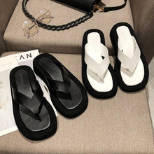 Load image into Gallery viewer, Black White Thick Bottom Flip Flops Women Famous Design Clip Toe Slippers Platform Slides Beach Comfort Thong Style Flip Flops Sandals For Women With Arch Support For Comfortable Walk

