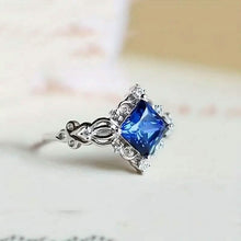 Load image into Gallery viewer, Blue Bead Decor Ring
