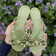 Load image into Gallery viewer, Bowknot Sandals Summer Woman Beach Flip Flops Beautiful Shoes PVC Slides Girls Sandals Slip On Flat Dress Sandals Summer Fashion Cute Flat Slip On Slides Flip Flops
