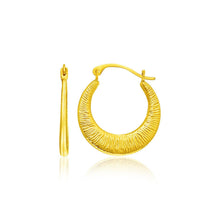 Load image into Gallery viewer, 14k Yellow Gold Graduated Round Textured Hoop Earrings
