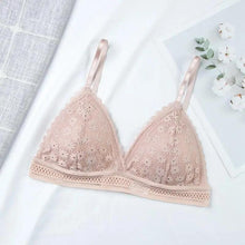 Load image into Gallery viewer, Charming Floral Lace Bra Top For Women Push Up Female Lingerie breathable Bralette Removable Pad Thin Fashion New Wireless Bras
