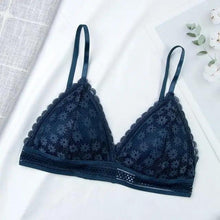Load image into Gallery viewer, Charming Floral Lace Bra Top For Women Push Up Female Lingerie breathable Bralette Removable Pad Thin Fashion New Wireless Bras
