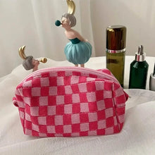 Load image into Gallery viewer, Checkered Pattern Zipper Makeup Bag
