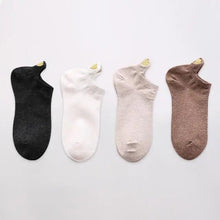 Load image into Gallery viewer, Cute Heart Design 4 Pairs Socks For Women Fashion Spring Cotton Modern Girls Casual Outdoor Socks For Women
