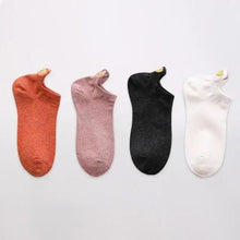 Load image into Gallery viewer, Cute Heart Design 4 Pairs Socks For Women Fashion Spring Cotton Modern Girls Casual Outdoor Socks For Women

