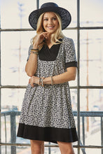 Load image into Gallery viewer, Celeste Plus Size Ditsy Floral Short Sleeve Dress with Pockets For Women – Charming, Comfortable, and Practical Dress for Casual Outings
