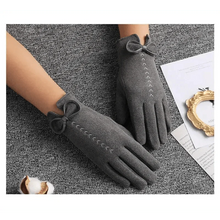 Load image into Gallery viewer, Elegant Black Winter Women Outdoor Warm One Size Gloves Fashionable Cute Bow Style Casual Gloves For Women

