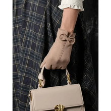 Load image into Gallery viewer, Elegant Black Winter Women Outdoor Warm One Size Gloves Fashionable Cute Bow Style Casual Gloves For Women
