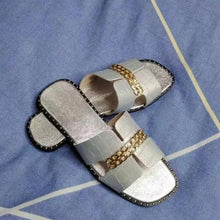 Load image into Gallery viewer, Elegant Black Women Chain Flip Flops Luxury Design  Sandal Women Outdoor Slippers Casual Style Sandals
