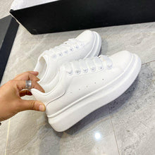 Load image into Gallery viewer, Elegant Mens Spring White Sneakers Platform Tenis Comfortable Sneakers Leather Male Spring Flats Trainers Outdoor Mens Casual Sports High Quality Sneakers
