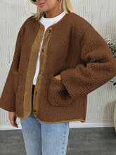 Load image into Gallery viewer, Modern Cozy Women Luxuriously Cozy Contrast Button Up Sherpa Jacket with Pockets For Fall &amp; Winter
