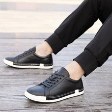 Load image into Gallery viewer, Fashion Leather Mens Shoes Soft High Quality Mens Casual Shoes Flat Footwear Classic Black White Men Fashion Walking Shoes Comfortable Modern Design
