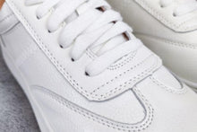 Load image into Gallery viewer, Fashion White Split Leather Women Sneakers White Lace Up Women Casual Shoe Luxury Leather Womens Sneakers Spring Casual Women Fashion Flat Sneakers
