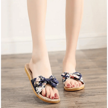 Load image into Gallery viewer, Fashion Woman Beach Floral Pattern Butterfly Knot Slippers Unique Flat Flip Flops Design For Women Outdoor Home Slippers
