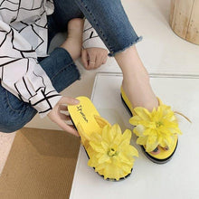 Load image into Gallery viewer, Flowers Slippers Summer Flip Flops Womans Platform Shoes Slide Heel Thick Beach Shower Slippers Quick Drying Pool Slides Beach Sandals Open Toe Indoor House Slippers
