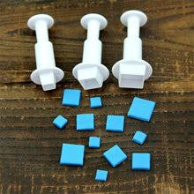 Load image into Gallery viewer, Fondant Cake Cookie Cutter Embossed Ejector Stamp Plunger Mold Kitchen Baking Cake Decorating Tools  Heart Shaped Cookie Mold Hand Press Cookie Dessert Cutter Pastry Decoration Tool Mooncake Maker
