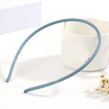 Load image into Gallery viewer, Gold Metal Hairbands For Women Hair Accessories Designer Band Hoops Wedding Pearl Headband Metal Bridal Headwear Bands
