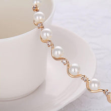 Load image into Gallery viewer, Gold Metal Hairbands For Women Hair Accessories Designer Band Hoops Wedding Pearl Headband Metal Bridal Headwear Bands
