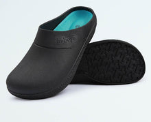 Load image into Gallery viewer, High Quality Non-slip Waterproof Kitchen Chef Shoes Master Cook Hotel Restaurant Work Shoes Slippers Flat Sandals Safety Working Shoes For Kitchen Garden Bathroom
