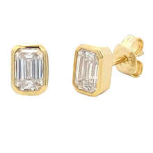 Load image into Gallery viewer, Moissanite Stud Earrings Vermeil
