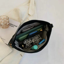 Load image into Gallery viewer, Large Geometric Crossbody Bag

