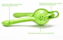 Load image into Gallery viewer, Lemon Squeezer Liquid Portable Multi-Functional Lemon Squeezer Manual Orange Citrus Juicer Home Lemon Clip Squeeze Juice Mini Orange Press Juice Kitchen Tools Manual Fruit Juicer Mini Blender
