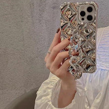 Load image into Gallery viewer, Luxury Glitter Rhinestones Wrist Bracelet Chain Case For iPhone 14 13 11 12 Pro Max X XR XS 7 8 Plus Detachable Metal Bracelet Luxury Chain Case for iPhone
