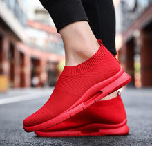 Load image into Gallery viewer, Mens Light Running Shoes Jogging Breathable Sneakers Slip Casual Couple Shoes Outdoor Walking Footwear Non-Slip Running Mesh Workout Casual Sports Shoes
