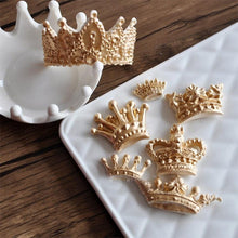 Load image into Gallery viewer, Mini Crown Silicone Mold Creative Cake Decoration Tool Practical Cake Mold Chocolate Mold Baking Tool Accessories Cake Tool Crown Fondant Silicone Molds Chocolate Candy Cake Decorating Tools Cake Supplies
