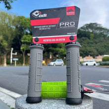 Load image into Gallery viewer, Mountain Bike Handlebar Handle Pro Lock Handle Aluminum Alloy Silicone Handlebar Grips Double Lock-on Bicycle Handle Bar Grips Ergonomic Non-Slip Silicone Hand Grip For Scooter Mountain
