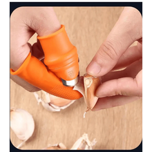 Load image into Gallery viewer, Multi-Functional 1 Set Silicone Finger Protector With Blade For Fruits Vegetable Thumb Knife Finger Guard Kitchen Accessories
